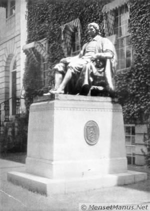 Statue of John Harvard