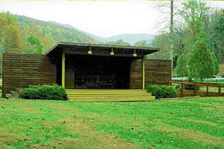 stage.jpg (35992 bytes)
